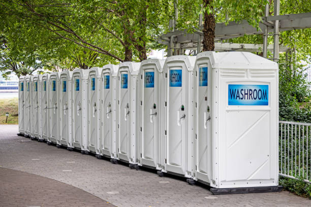 Best Portable restroom trailer rental  in Englewood Cliffs, NJ