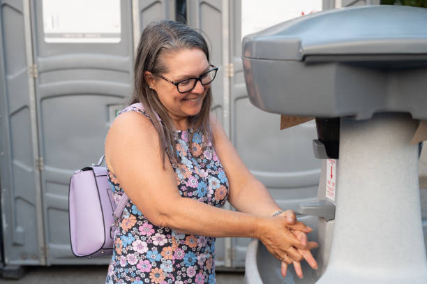 Portable Toilet Options We Offer in Englewood Cliffs, NJ
